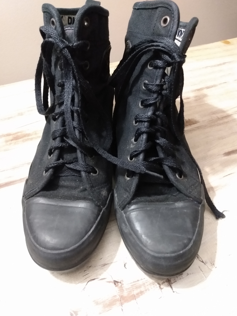 VTG DKNY Black Canvas Lug Platform Combat Boot 10